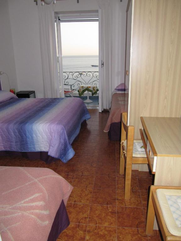 Casa Antonio Bed & Breakfast Barano d'Ischia Ruang foto